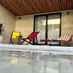Jungle Gem With Swim-Up Pool & Easy Paved Access